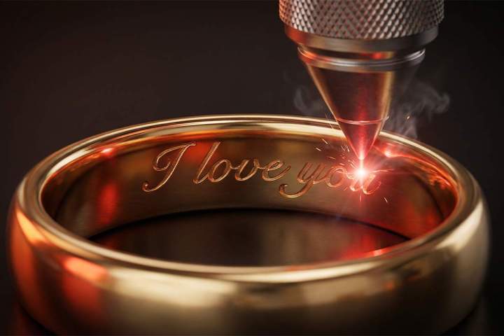 Personnalisez vos bijoux et cadeaux